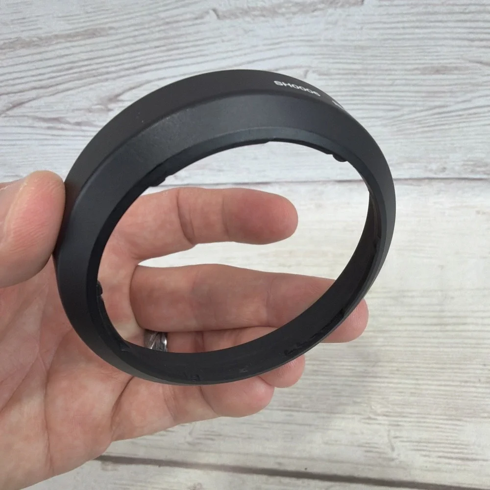 OEM Sony SH0006 Lens hood Shade for Sony 18-70mm f3.5-5.6 DT A DA lens